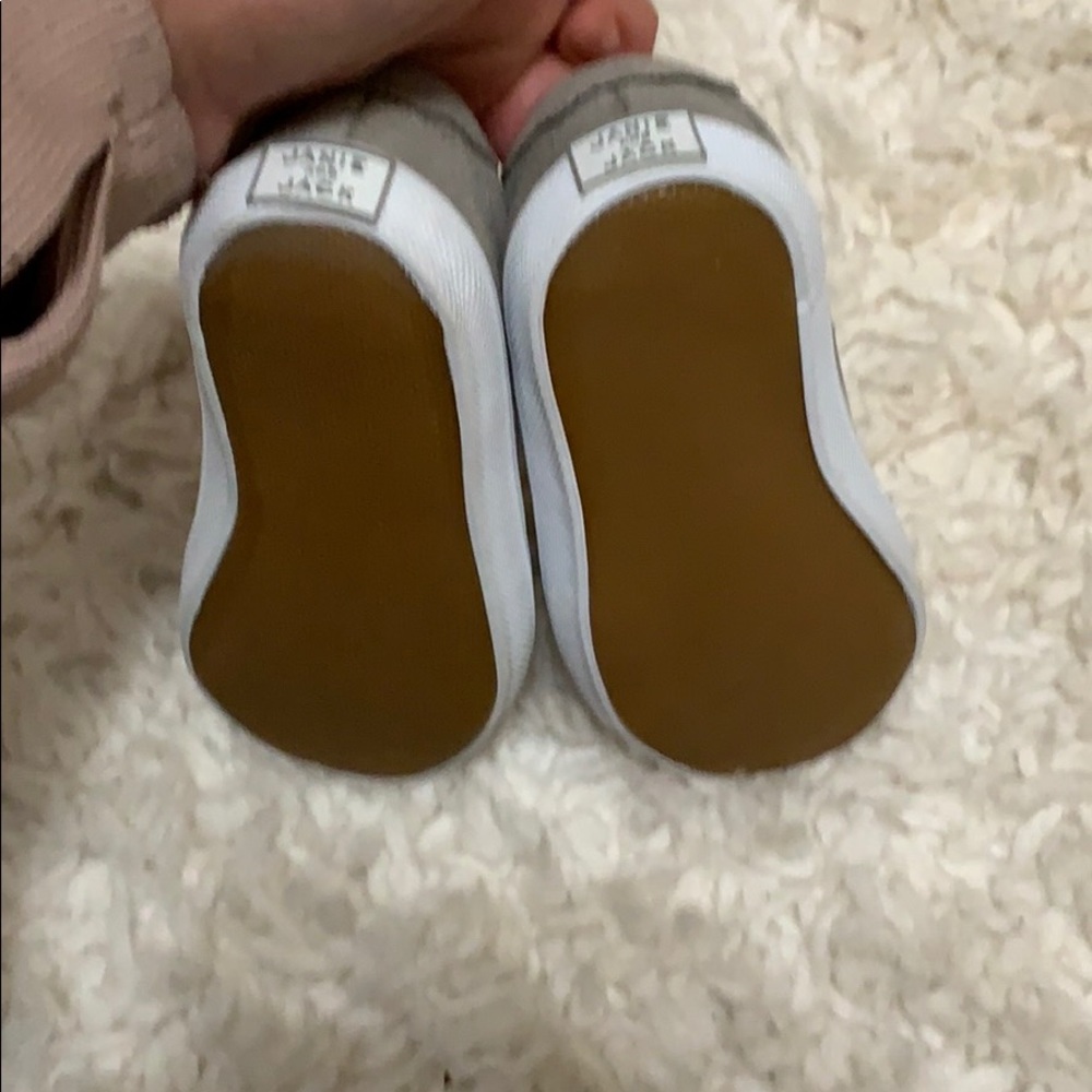 Sneakers - Picture 4 of 4